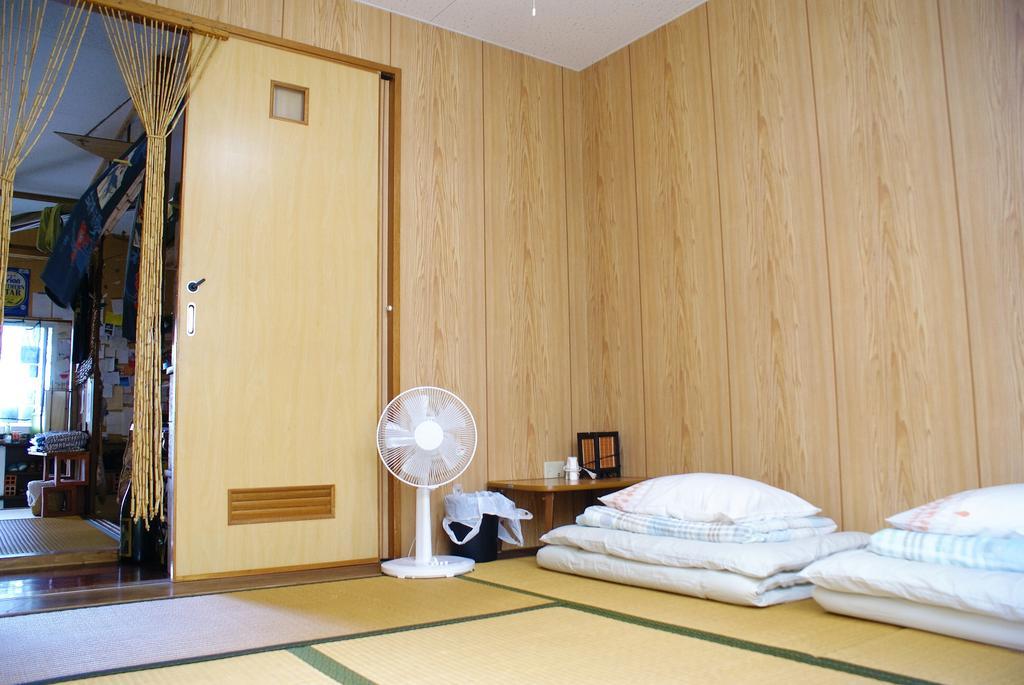 Minshuku Agaihama Hostel Yonabaru Екстериор снимка